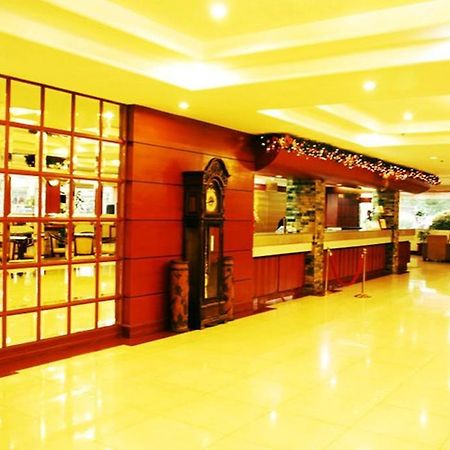 Grand Regal Hotel Баколод Екстер'єр фото