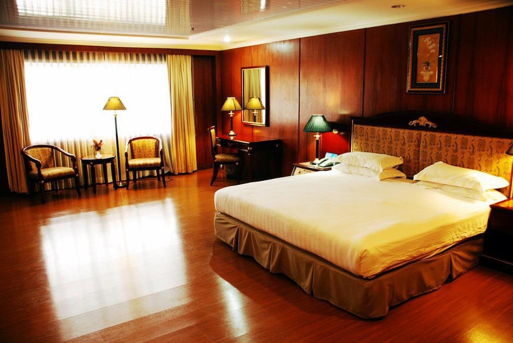 Grand Regal Hotel Баколод Номер фото