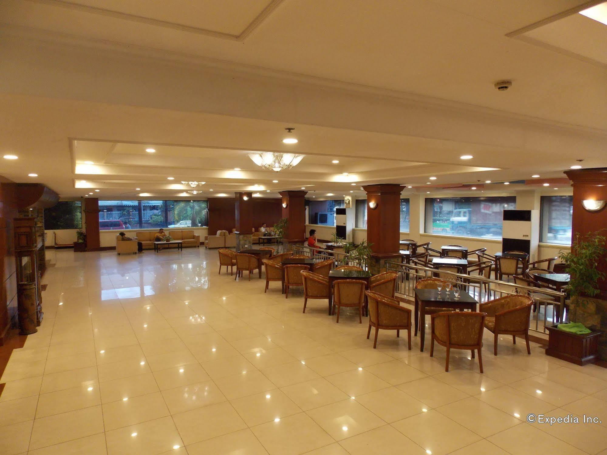 Grand Regal Hotel Баколод Екстер'єр фото