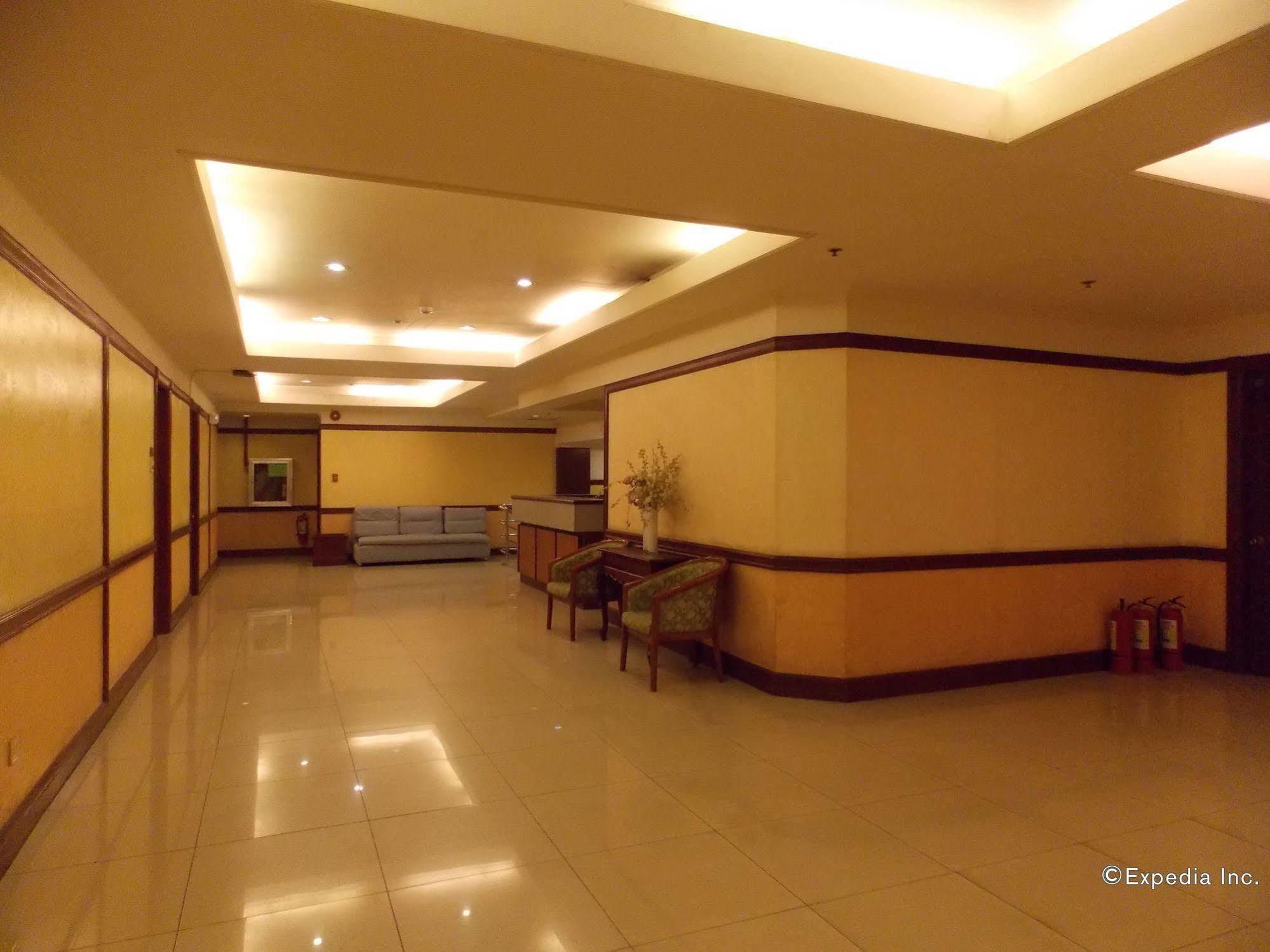 Grand Regal Hotel Баколод Екстер'єр фото